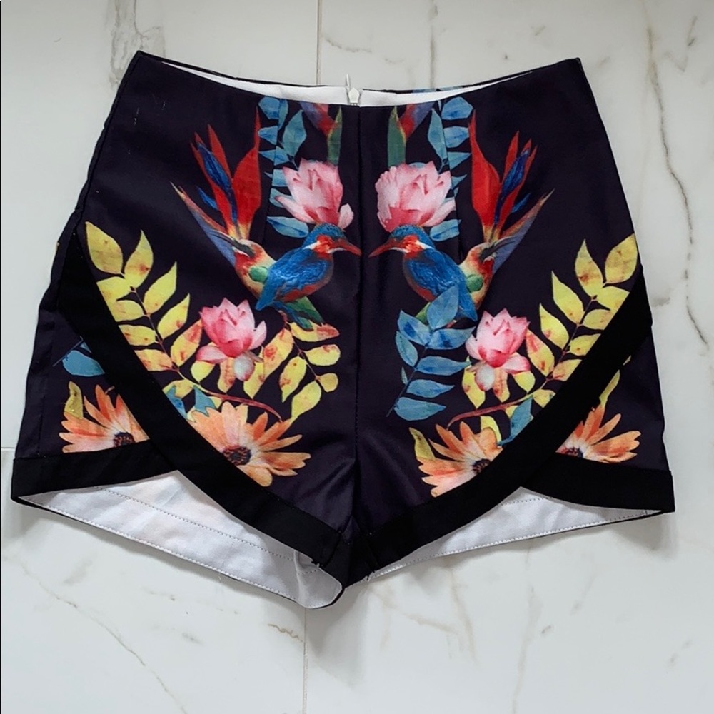Floral shorts 🌺